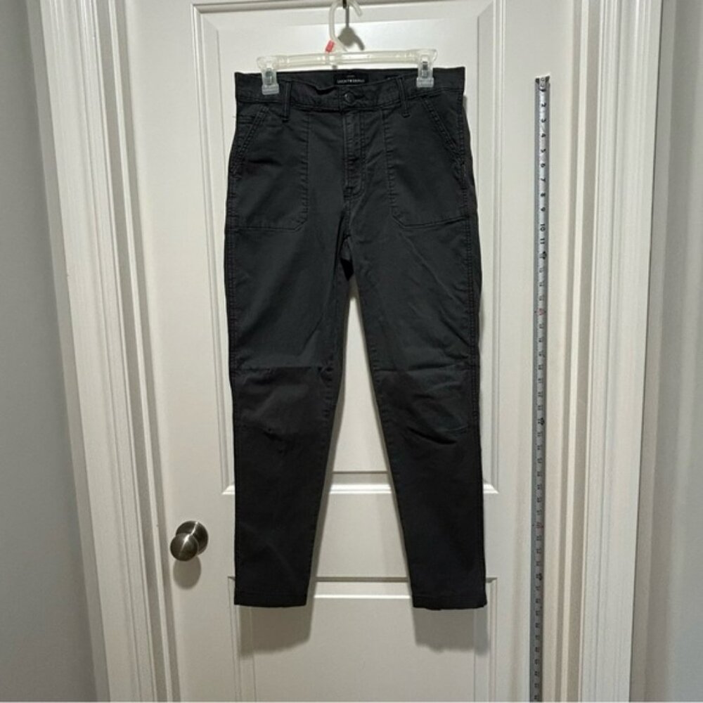 Lucky Brand Women’s Dark Grey Cargo Pants. Size 6/28”.  5 pocket.